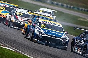 Cacá elogia garra da equipe iCarros ACDelco Crown Racing na recuperação do carro