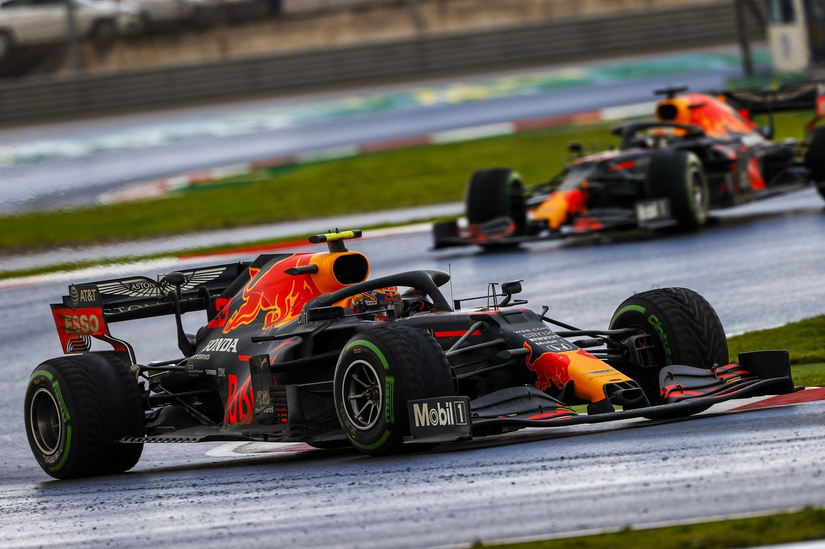 F1: Albon crê estar no "caminho certo" para ficar na Red Bull