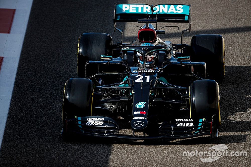 Mercedes lovend over snelheid De Vries bij Formule 1-testdebuut