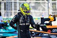 Hamilton terminó muy dolorido en Bakú: "Recé para que terminara"