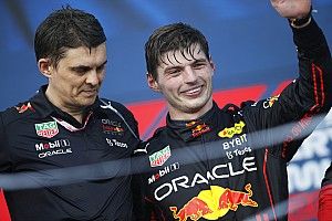 Jos Verstappen rekende op inhaalactie Leclerc: "Maar Max is keiharde racer"