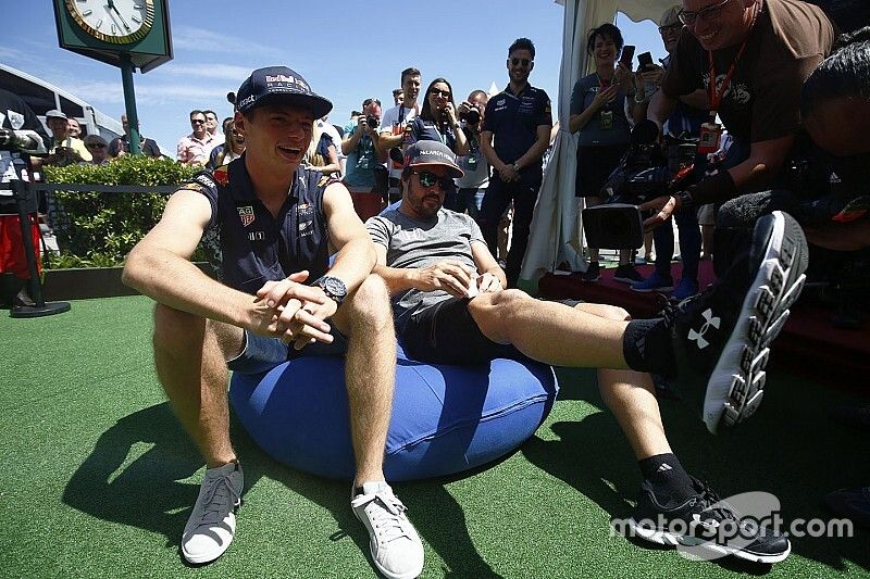 Alonso: "Diría que ahora mismo el mejor en F1 es Verstappen"