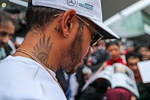 Hamilton critica duramente al gobierno de Reino Unido