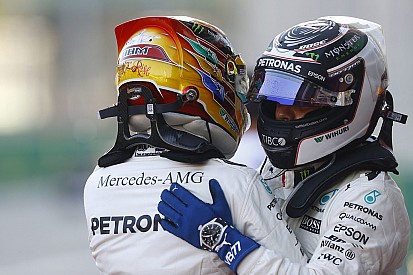 Hamilton : "Bottas fait une meilleure saison"