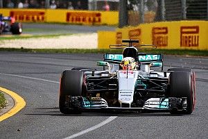 Hamilton "in a league of his own" right now - Wolff