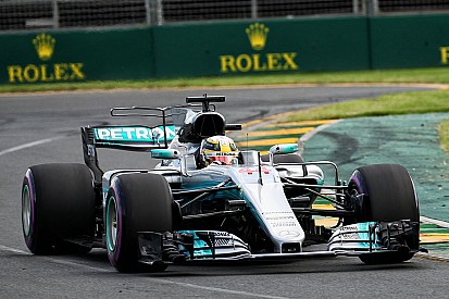Hamilton: "Ho fame di vittorie ma con Ferrari sarà battaglia vera"