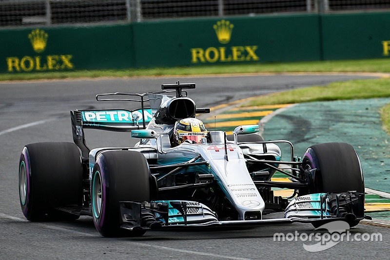 Hamilton: "Ho fame di vittorie ma con Ferrari sarà battaglia vera"