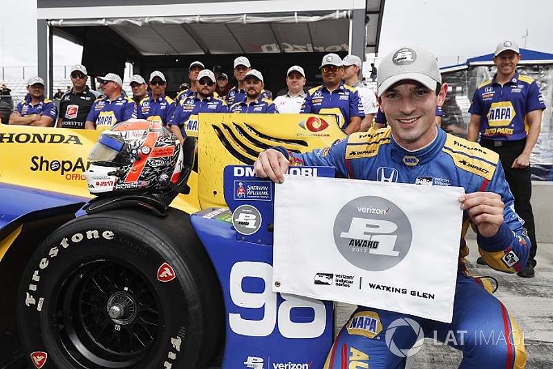 En la última vuelta, Alexander Rossi le roba la pole a Scott Dixon