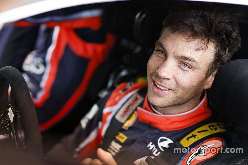 WRC: Hayden Paddon ha fatto il sedile per la Ford Fiesta