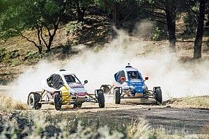 Vídeo y galería: los Sainz se retan en un vibrante duelo en car-cross