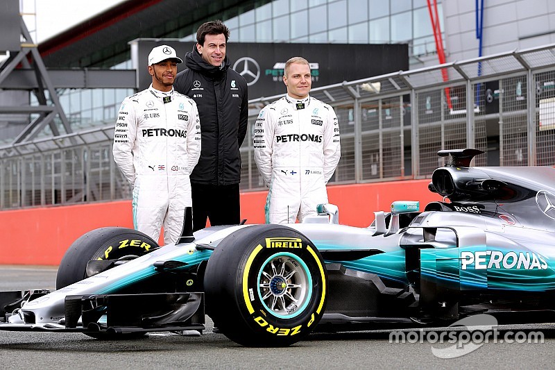 Wolff: "La Mercedes ha evoluto le regole d'ingaggio tra i piloti"