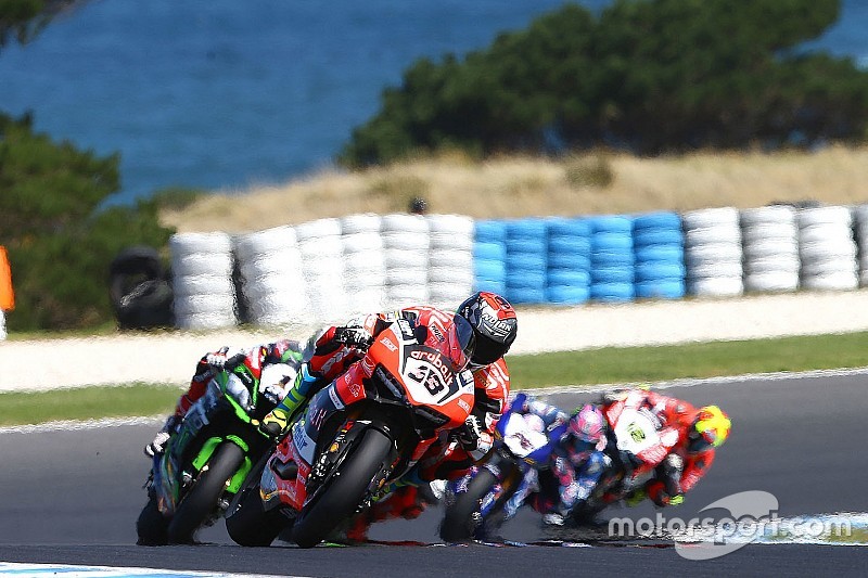 Melandri se rappelle au bon souvenir du Superbike en jouant la gagne