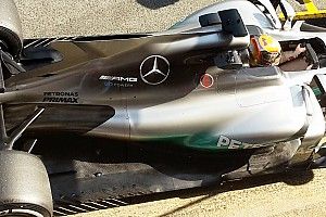 Mercedes: la pinna con la ciminiera e l'ala è della McLaren MP4-10!