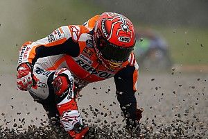 Barros: Márquez “está tirando no braço” desvantagem da Honda