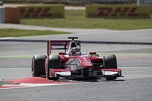 Leclerc resiste a Ghiotto e centra il secondo successo in Gara 1 a Barcellona