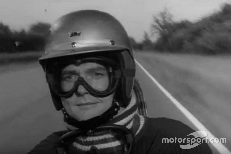 Hommage an Roger Moore – den "ehemaligen Formel-1-Piloten“