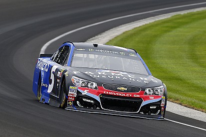 Após duas prorrogações, Kahne vence prova caótica em Indy