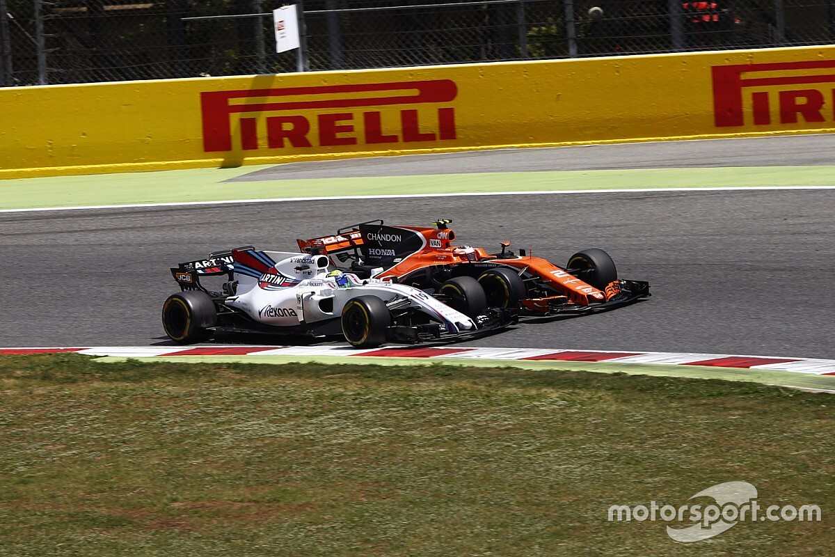 «Williams и McLaren смотрят в дуло пистолета». Уэббер о кризисе в Ф1