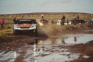 Dakar 2017, Stage 10: Loeb wins, Peterhansel collides with biker