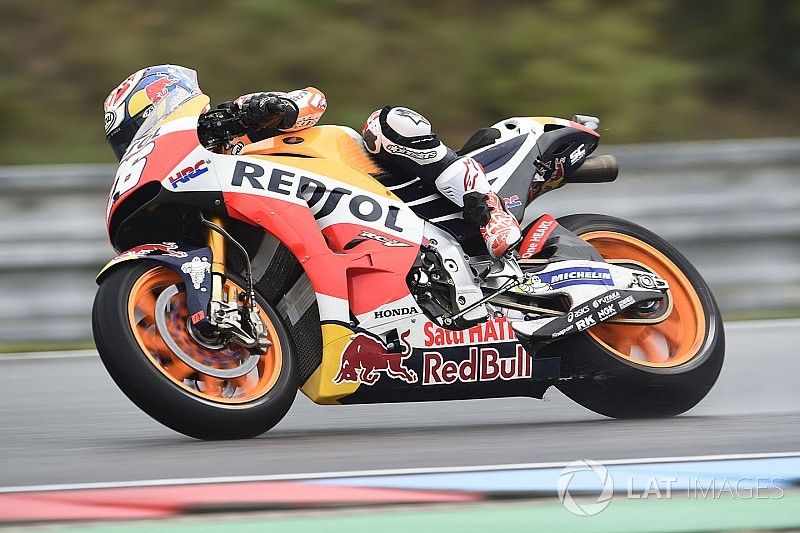Pedrosa: “Espero que ningún manillar se enganche en el carenado de Ducati"