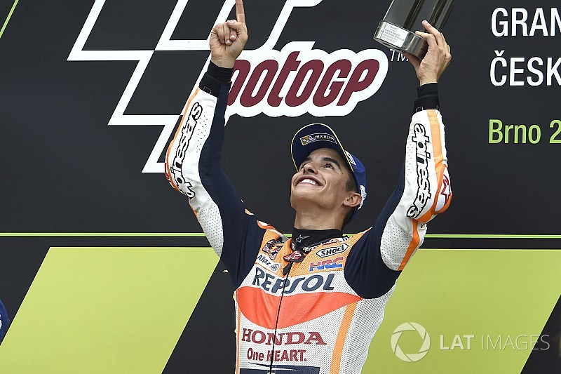 Crutchlow sudah tahu Marquez akan menang