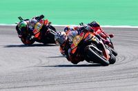 Por qu&eacute; KTM mejor&oacute; y Aprilia sufri&oacute; en el GP de Malasia de MotoGP