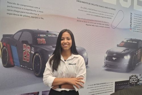 Conheça brasileira que trabalha em um dos departamentos mais importantes da NASCAR nos Estados Unidos