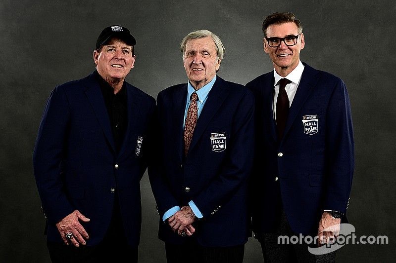 Una noche emotiva para los nuevos inmortales de NASCAR