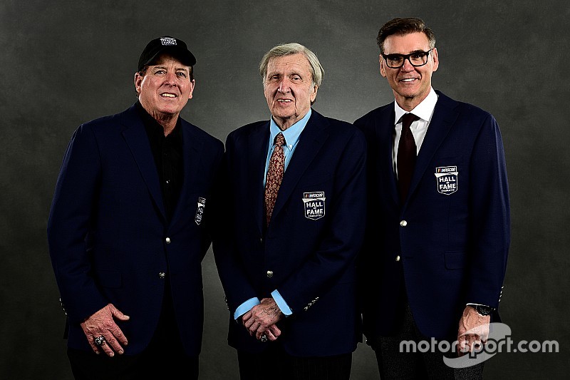 Emotional night at the NASCAR Hall as five legends are inducted