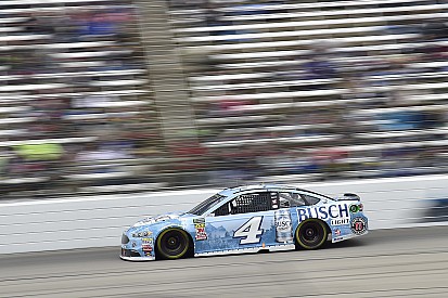 Kevin Harvick stymied at Texas by "pathetic day on pit road"