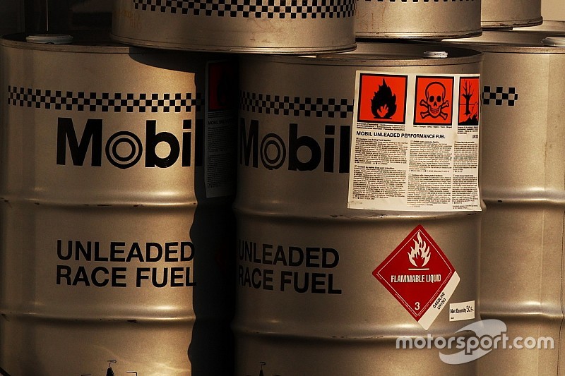 В ExxonMobil предложили полностью запретить сжигание масла в моторах в Ф1