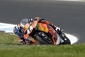 Oliveira consigue la primera victoria de KTM en Moto2