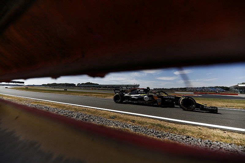 Sainz sobre el nuevo asfalto de Silverstone: "Lo siento por los chicos de MotoGP"