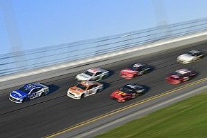 In beeld: de mooiste foto's uit de Daytona 500