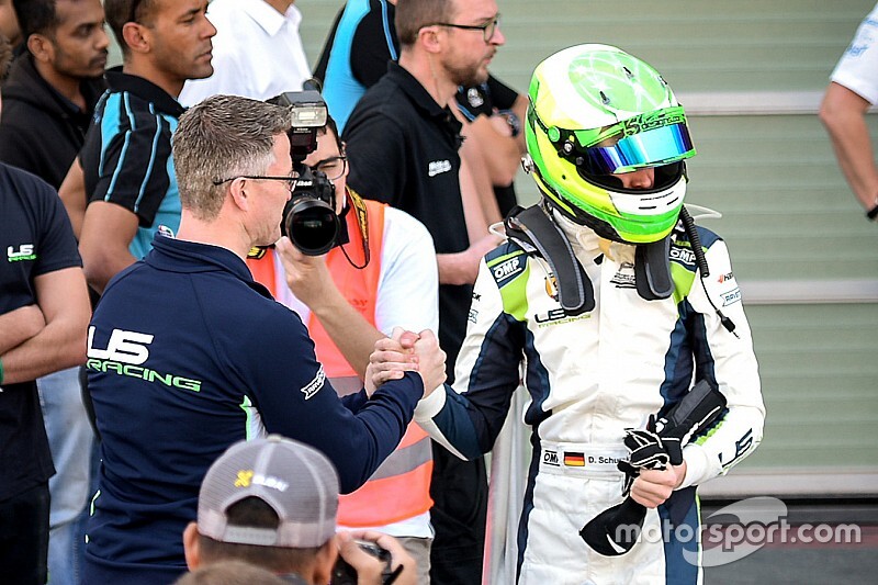 Zoon van Ralf Schumacher maakt FIA F3-debuut in Sochi
