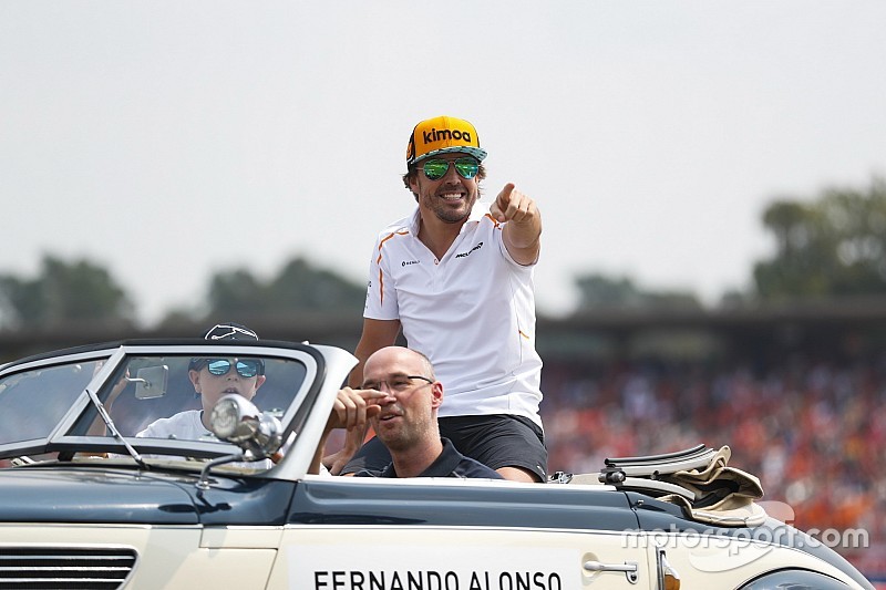 Alonso nagyon nevet a Red Bull róla tett nyilatkozatán
