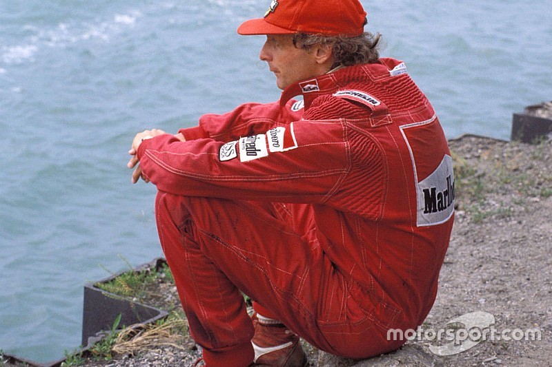 Niki Lauda, cordoglio Ferrari: "Resterai per sempre nei nostri cuori"
