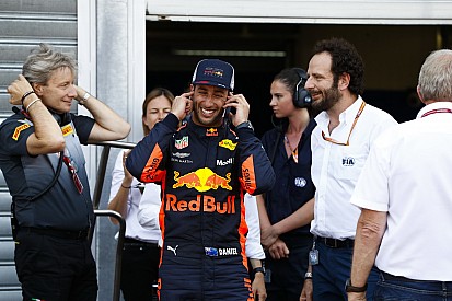 Ricciardo: c'è stata la telefonata di Mateschitz che allunga il contratto