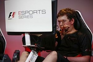 Победитель первого киберчемпионата Формулы 1 стал пилотом Mercedes eSports