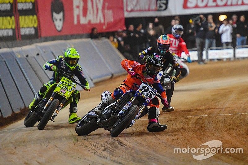 JD Beach remporte le Superprestigio, Zarco chute