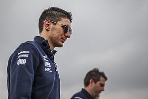 Ocon admite que foi difícil "digerir" pódio de Pérez em Baku