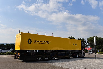 Wypadek ciężarówki zespołu Renault F1