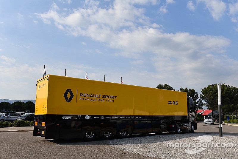 Wypadek ciężarówki zespołu Renault F1