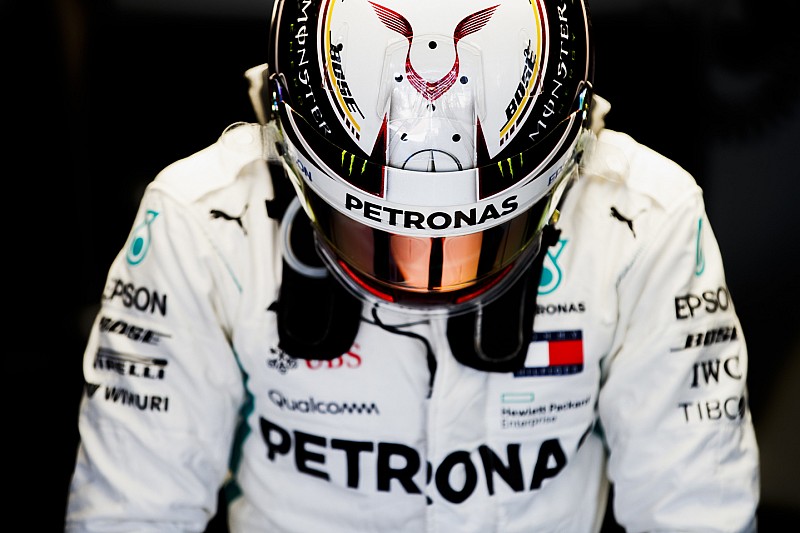 Quebra põe fim a sequência de GPs concluídos de Hamilton