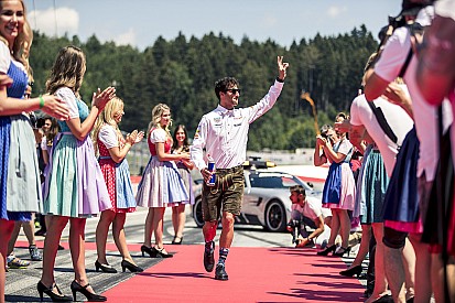 Ricciardo szívesebben tárgyalna a "nagyfőnökkel", mint Markóval