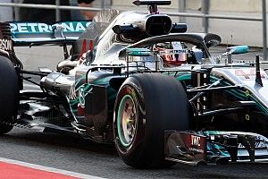 Test Barcellona: la Mercedes con i flap sulla pancia in stile McLaren