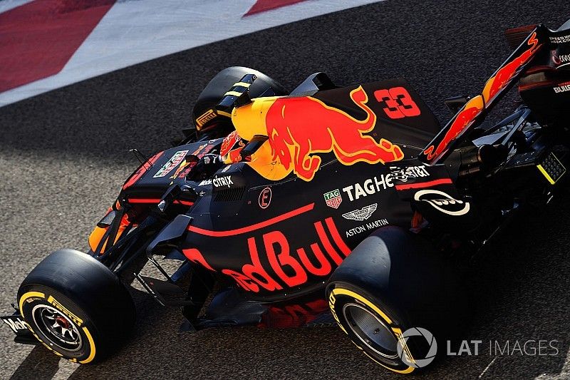 Verstappen rijdt 132 ronden in laatste test van 2017, Vettel de snelste