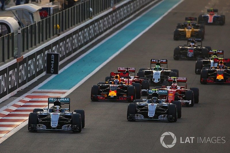 Lewis Hamilton, Mercedes F1 W07 Hybrid, leads Nico Rosberg, Mercedes F1 W07 Hybrid, Kimi Raikkonen, 