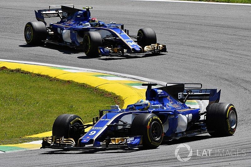 Marcus Ericsson, Sauber C36 e Pascal Wehrlein, Sauber C36