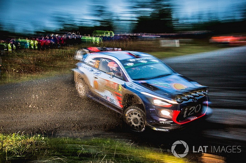 Gran Bretagna, PS17: Neuville passa ancora Ogier e torna 2°